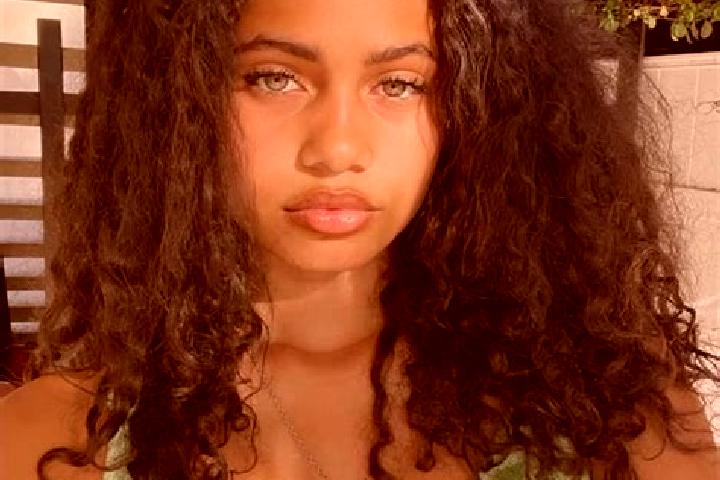 Sofia, 33, a red green-eyed mixed companion based in Lampa. Offering 69, Roleplay, Erotic Massage, Deep French Kissing. Available for incall and outcall, day...