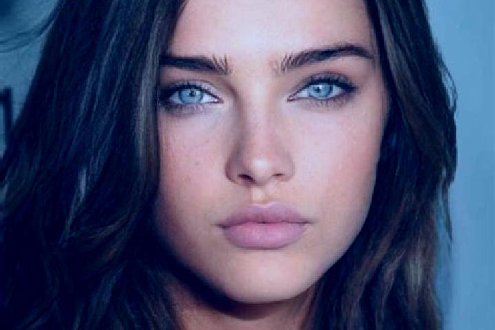 Sofia, 34, a brunette blue-eyed latina companion based in Al Hadar. Offering A-Level, Striptease, 69. Available for incall and outcall, day and evening dates.