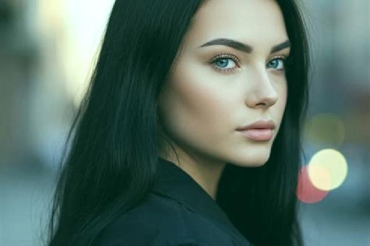 Sofia, 34, a red blue-eyed latina companion based in Zele. Offering Striptease, OWO, Party Girl. Available for incall and outcall, day and evening dates.