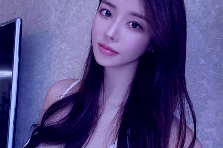 Sofia, 34 — Escort in Xiheshan, China