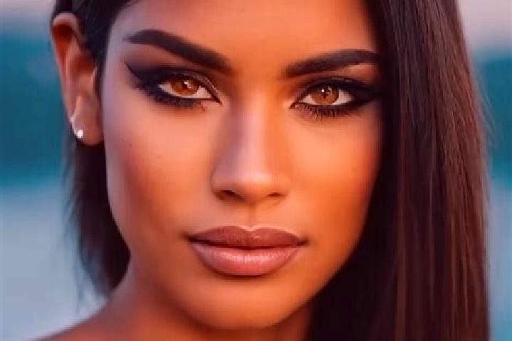 Sofia, 35, a black brown-eyed latina companion based in Lacs. Offering Dinner Date, Tantra, OWO, BDSM. Available for incall and outcall, day and evening dates.