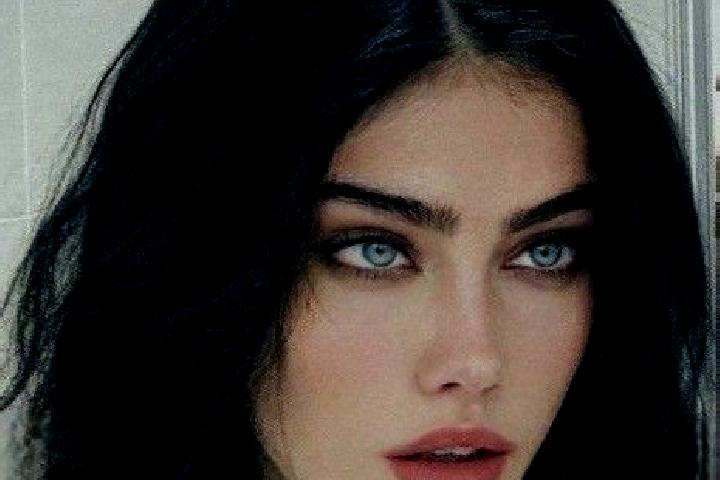 Sofia, 35, a chestnut grey-eyed caucasian companion based in Laren. Offering OWO, Fetish, Massage. Available for incall and outcall, day and evening dates.