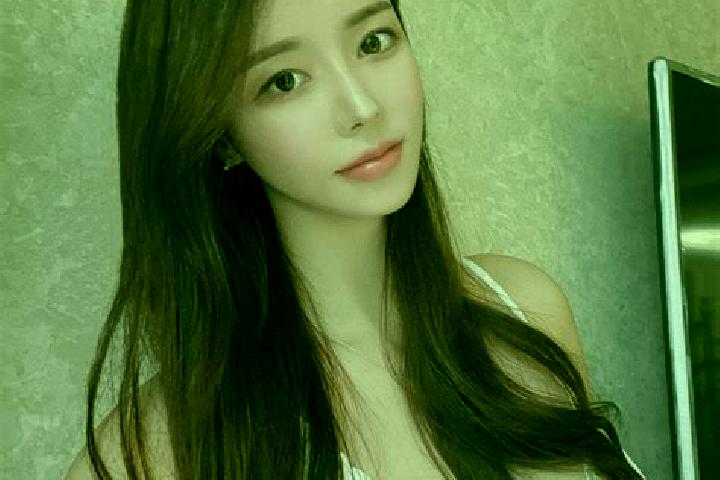 Sofia, 35 — Escort in Xiaowu, China