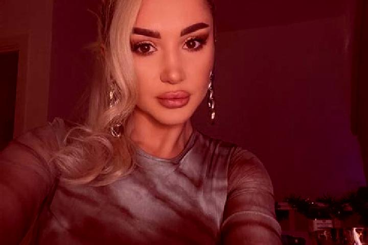Sofia, 36, a blonde brown-eyed middle eastern companion based in Zerf. Offering GFE, OWO, Roleplay, BDSM. Available for incall and outcall, overnight booking...