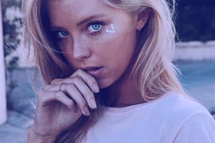 Sofia, 37, a blonde blue-eyed middle eastern companion based in Puntea de Greci. Offering Travel Companion, Duos. Available for incall and outcall, overnight...