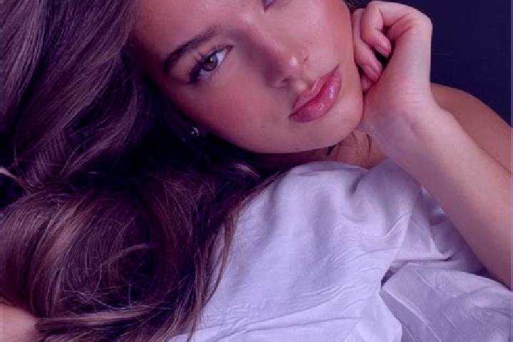 Sofia, 38, a dark blonde hazel-eyed latina companion based in Kuleaen. Offering Party Girl, Massage, Duos, Striptease. Available for incall and outcall, day ...