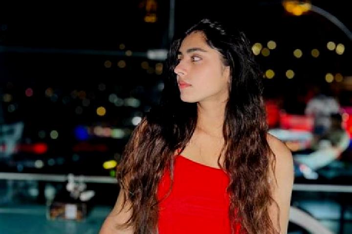 Sofia, 38, a red amber-eyed latina companion based in Sector 4. Offering Travel Companion, Girlfriend Experience, CIM, OWO, Party Girl. Available for incall ...