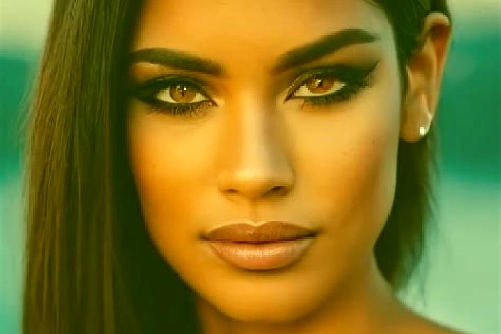 Sofia, 39, a auburn amber-eyed latina companion based in Darbas. Offering Massage, GFE, Roleplay. Available for incall and outcall, day and evening dates.