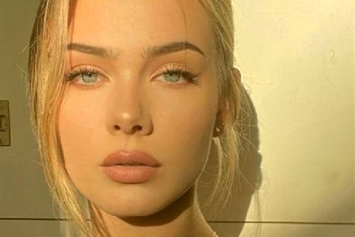 Sofia, 39, a blonde grey-eyed european companion based in Hovuni. Offering Roleplay, CIM, BDSM, A-Level, Dinner Date. Available for incall and outcall, day a...