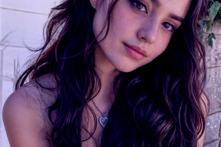 Sofia, 39, a brunette hazel-eyed mediterranean companion based in Sigmir. Offering Dinner Date, Girlfriend Experience, A-Level, Striptease, Tantra. Available...