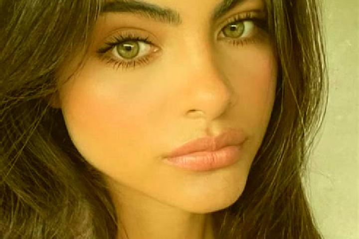 Sofia, 39, a dark blonde green-eyed indian companion based in Ckyne. Offering Striptease, Tantra, A-Level, Massage. Available for incall and outcall, overnig...