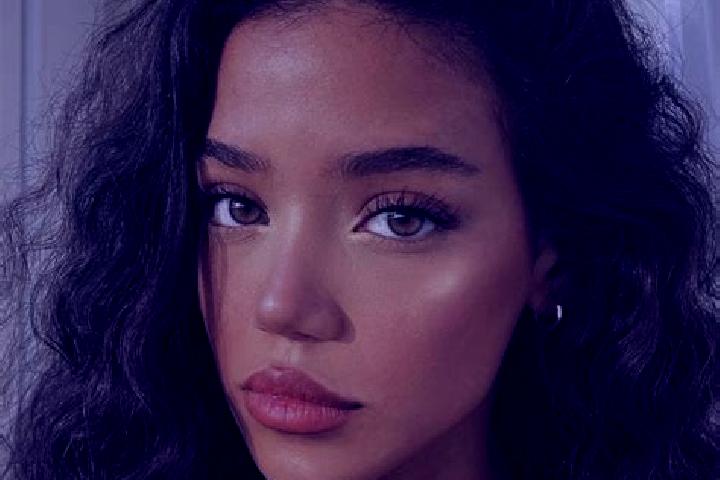 Sofia, 39, a red brown-eyed mixed companion based in Marolambo. Offering CIM, OWO, Girlfriend Experience. Available for incall and outcall, day and evening d...