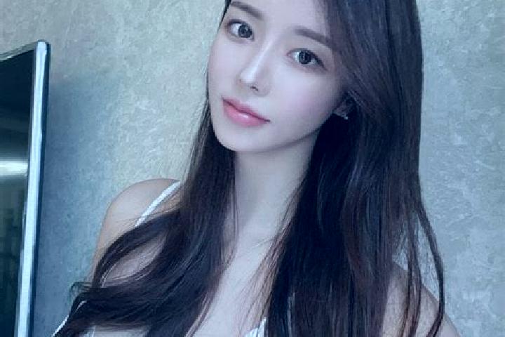 Sofia, 39 — Escort in Bayiji, China
