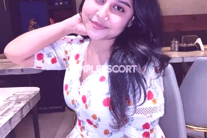 Sofia, 39 — Escort in Valsad, India