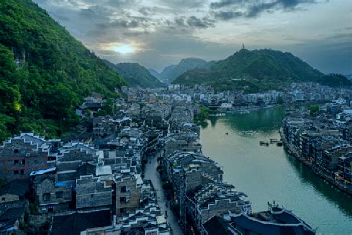 Sofia, 39 — Escort in Zhenyuan, China