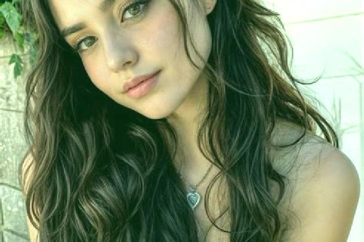 Sophia, 20, a auburn hazel-eyed slavic companion based in Dunbar-Broadway. Offering Duos, Overnight, Massage, Dinner Date. Available for incall and outcall, ...