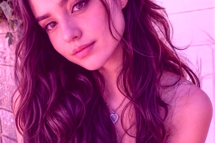 Sophia, 20, a auburn hazel-eyed slavic companion based in Neuvy-Sautour. Offering GFE, Deep French Kissing, Travel Companion, Couples, CIM. Available for inc...