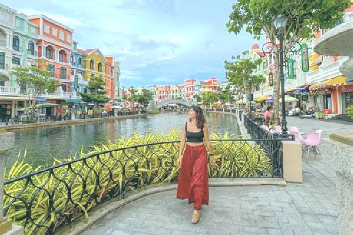 Sophia, 20 — Escort in Ap Tan My, Vietnam