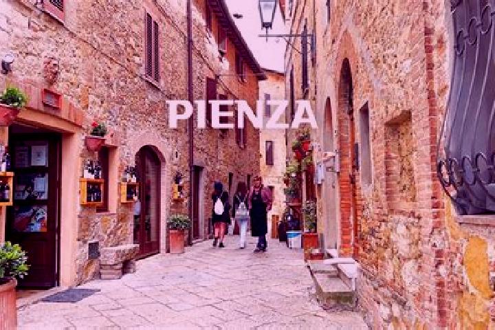 Sophia, 20 — Escort in Pianezza, Italy