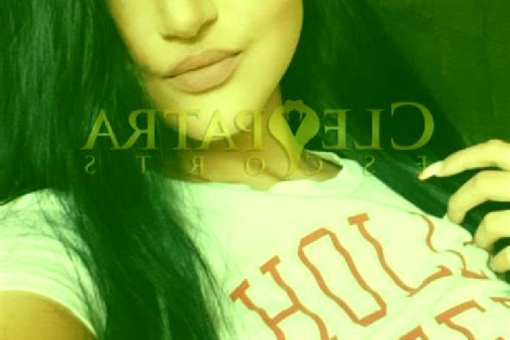 Sophia, 21, a red dark-eyed ebony companion based in Alt Bennebek. Offering Tantra, Couples, 69, OWO. Available for incall and outcall, day and evening dates.
