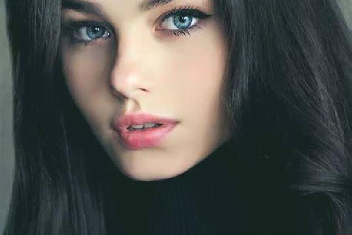 Sophia, 21, a red dark-eyed slavic companion based in New Llano. Offering Couples, GFE, Roleplay. Available for incall and outcall, day and evening dates.