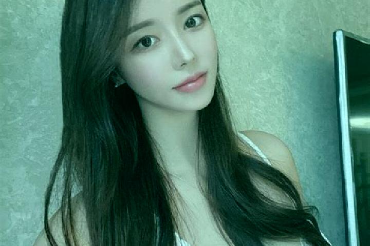 Sophia, 21 — Escort in Dongdajie, China