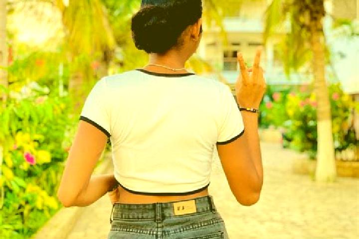 Sophia, 21 — Escort in Manja, Madagascar