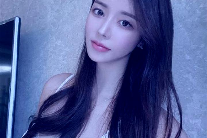 Sophia, 21 — Escort in Yuncao, China