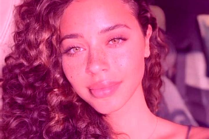 Sophia, 22, a auburn hazel-eyed ebony companion based in Madean. Offering Striptease, CIM, Girlfriend Experience, A-Level, Dinner Date. Available for incall ...