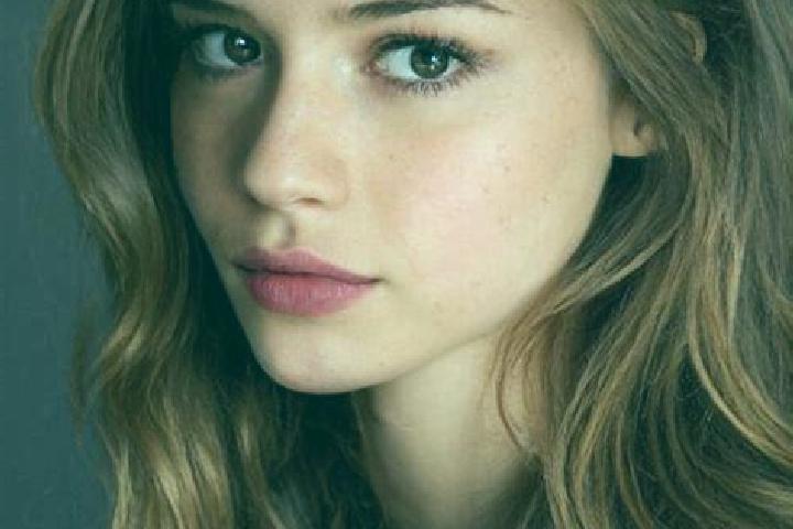 Sophia, 22, a auburn hazel-eyed latina companion based in Bruille-lez-Marchiennes. Offering Girlfriend Experience, CIM, Striptease, Roleplay. Available for i...