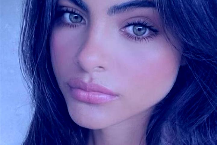 Sophia, 22, a black dark-eyed indian companion based in Sefwi. Offering Dinner Date, Tantra. Available for incall and outcall, day and evening dates.