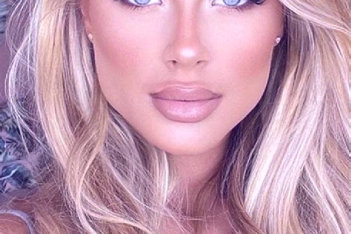 Sophia, 22, a blonde hazel-eyed latina companion based in Golferenzo. Offering A-Level, Fetish, BDSM. Available for incall and outcall, day and evening dates.