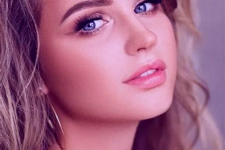 Sophia, 22, a dark blonde blue-eyed mediterranean companion based in Thanh Pho Ba Ria. Offering Prostate Massage, Tantra, A-Level, GFE. Available for incall ...
