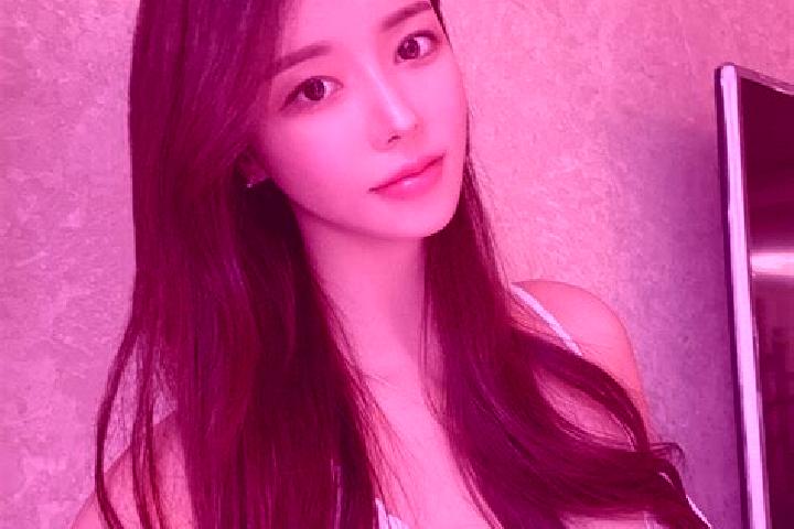Sophia, 22 — Escort in Gujiadian, China