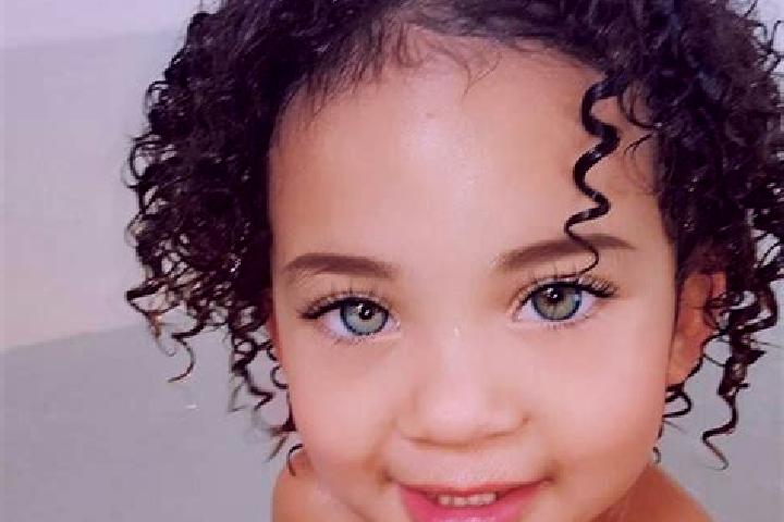 Sophia, 23, a black green-eyed mixed companion based in San Lorenzo in Dorsino. Offering Tantra, BDSM, Couples. Available for incall and outcall, day and eve...
