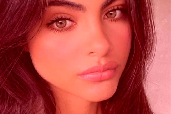 Sophia, 23, a brunette green-eyed middle eastern companion based in Tupa. Offering Party Girl, OWO, Dinner Date. Available for incall and outcall, day and ev...
