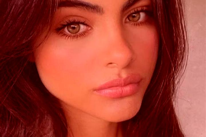 Sophia, 23, a chestnut green-eyed european companion based in Brijesce. Offering Prostate Massage, 69, BDSM. Available for incall and outcall, overnight book...