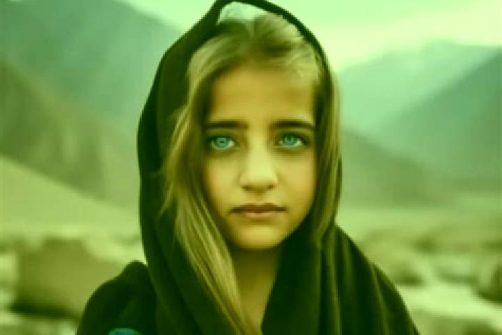 Sophia, 23, a dark blonde amber-eyed middle eastern companion based in Pelaihari. Offering Prostate Massage, Girlfriend Experience, BDSM. Available for incal...