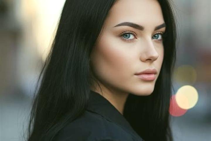 Sophia, 23, a red blue-eyed latina companion based in Lisse. Offering GFE, OWO, Domination. Available for incall and outcall, overnight bookings available.