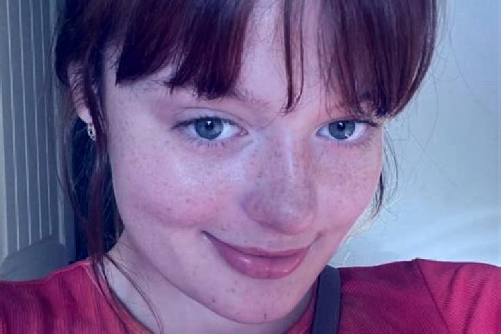 Sophia, 23, a red dark-eyed mixed companion based in Taroomball. Offering Duos, BDSM, Massage, Girlfriend Experience. Available for incall and outcall, day a...
