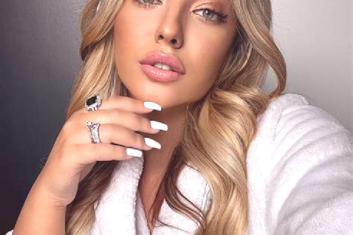 Sophia, 23 — Escort in Cutias, Brazil