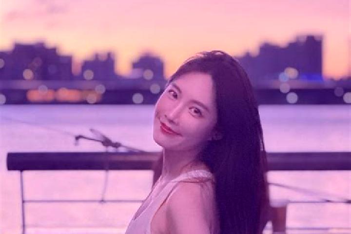 Sophia, 23 — Escort in Fenlu, China