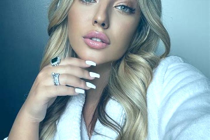 Sophia, 23 — Escort in Oberstammheim, Switzerland