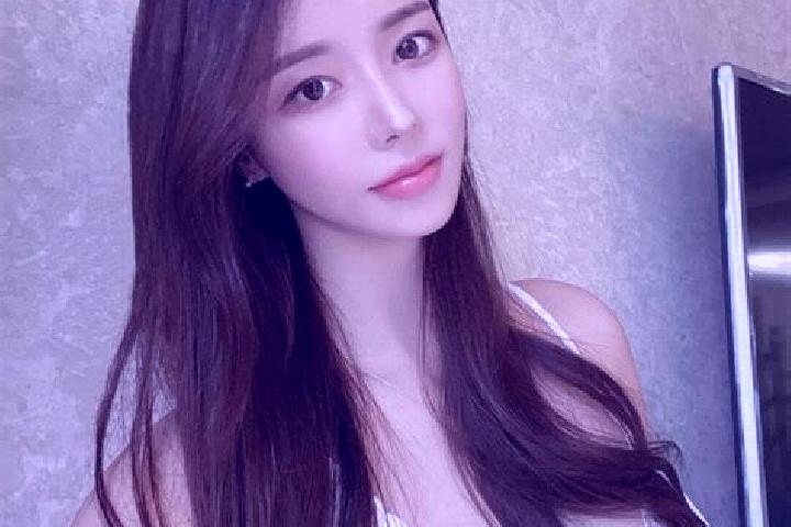 Sophia, 23 — Escort in Panggezhuang, China