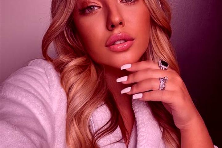 Sophia, 23 — Escort in Subles, France