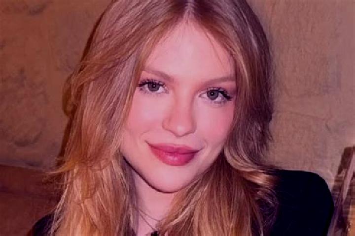 Sophia, 23 — Escort in Tuparendi, Brazil