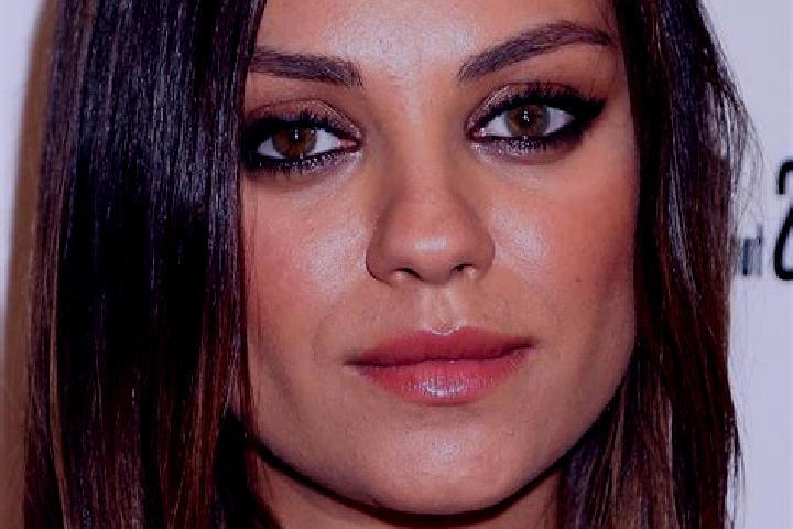 Sophia, 24, a auburn hazel-eyed latina companion based in Ulus. Offering Overnight, Couples, Travel Companion, CIM. Available for incall and outcall, overnig...