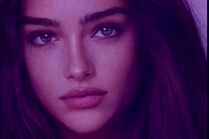 Sophia, 24, a chestnut grey-eyed caucasian companion based in Zherong. Offering GFE, Massage, Duos. Available for incall and outcall, day and evening dates.