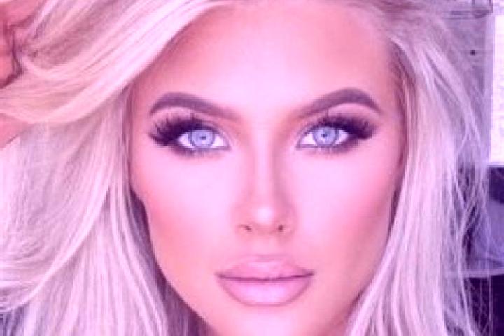 Sophia, 24, a platinum blonde amber-eyed latina companion based in Santo Domingo Xagacia. Offering Deep French Kissing, Erotic Massage, CIM, GFE. Available f...