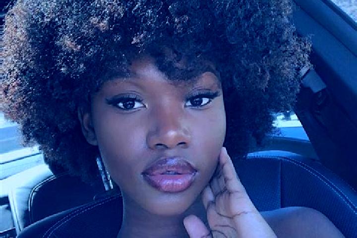 Sophia, 24, a red dark-eyed ebony companion based in Tingzhou. Offering Domination, BDSM. Available for incall and outcall, day and evening dates.